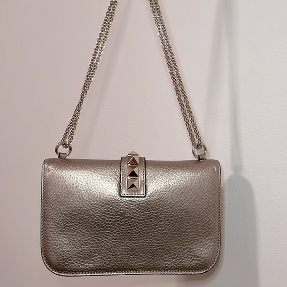 NEW Valentino Garavani Gold Rockstud Glam Lock Crossbody Flap Bag - Picture 4 of 15